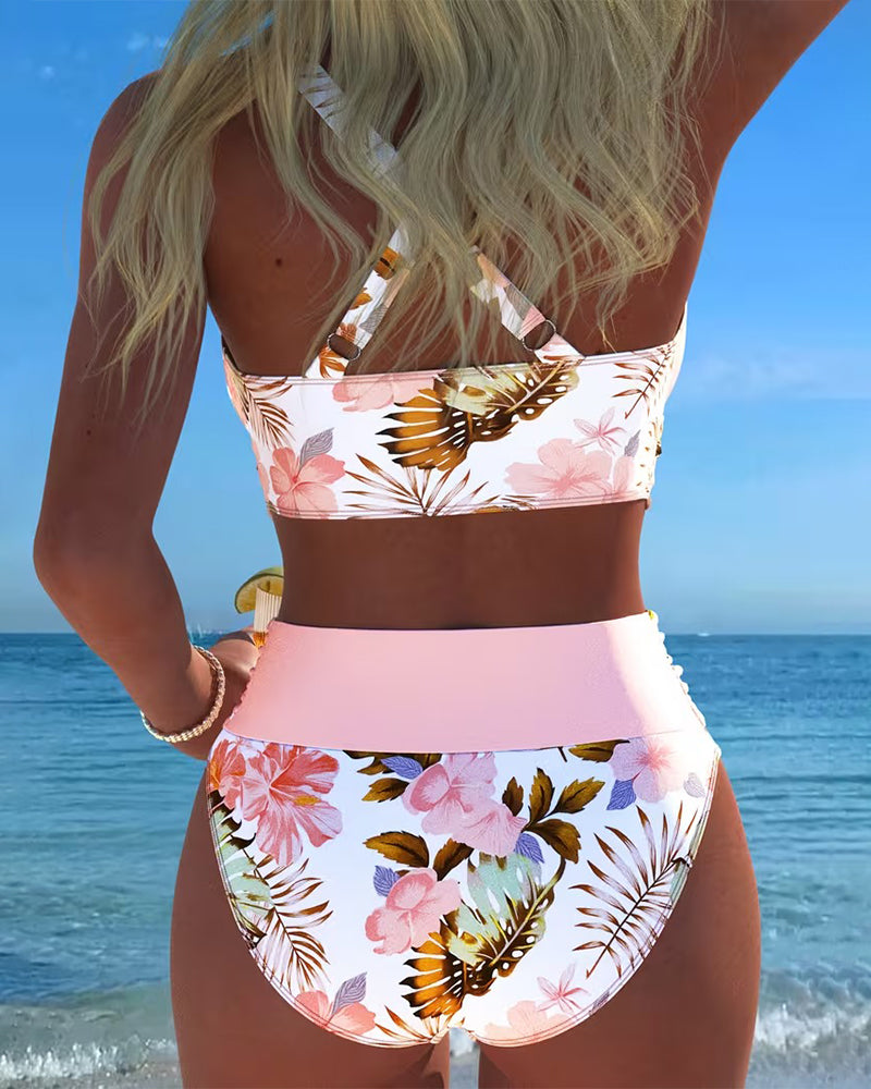 Biquíni com estampado floral contrastante e abertura