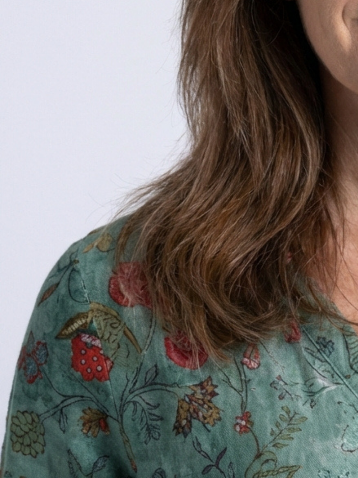 Marina | Vestido Maxi com Decote em V Floral e Manga Três Quartos