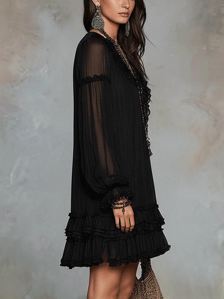 Patricia | Vestido curto preto fluido com decote em V e mangas amplas