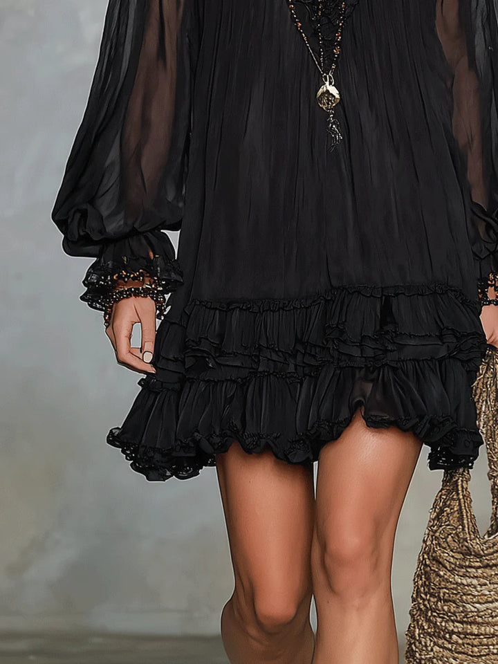 Patricia | Vestido curto preto fluido com decote em V e mangas amplas