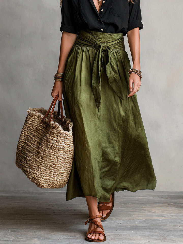 Vera™ | Conjunto de duas peças: t-shirt preta e saia midi verde azeitona