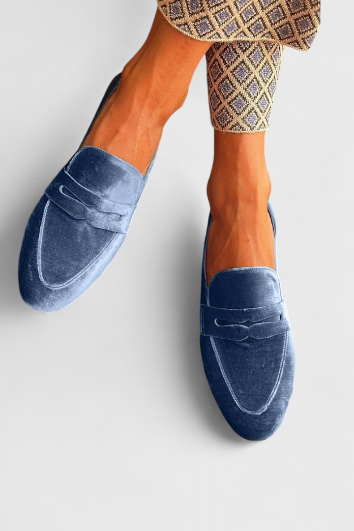 Llnica Mocassins de Veludo Azul com Detalhe Patchwork e Biqueira Redonda