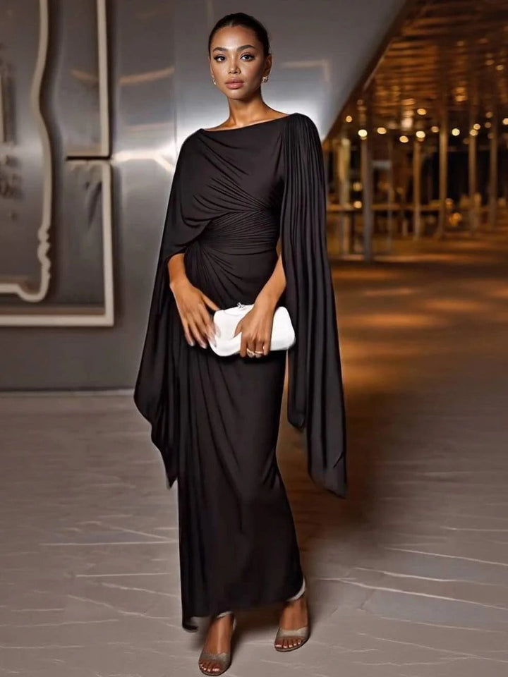 Amelia | Vestido comprido elegante com mangas de capa drapeadas