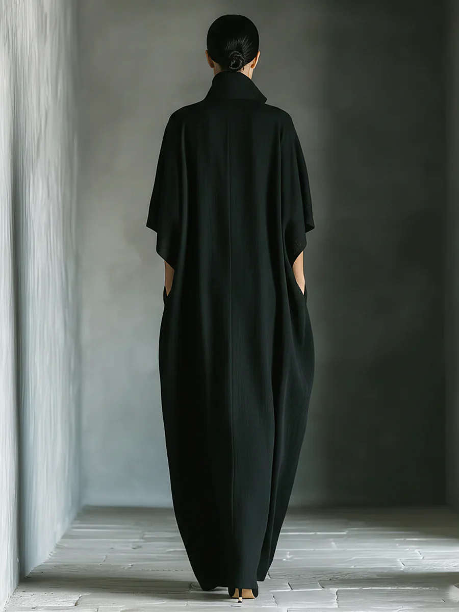 Alejandra | Vestido largo negro oversize minimalista con mangas kimono
